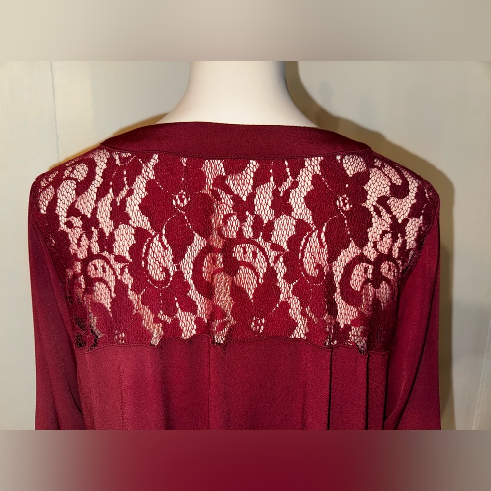 Torrid Size 2 Top with Lace on Shoulder and Back. EUC Burgundy Red Purple